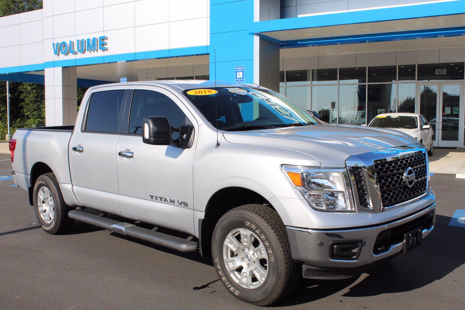 Pre Owned 2018 Nissan Titan Sv 4wd Crew Cab Pickup 6698