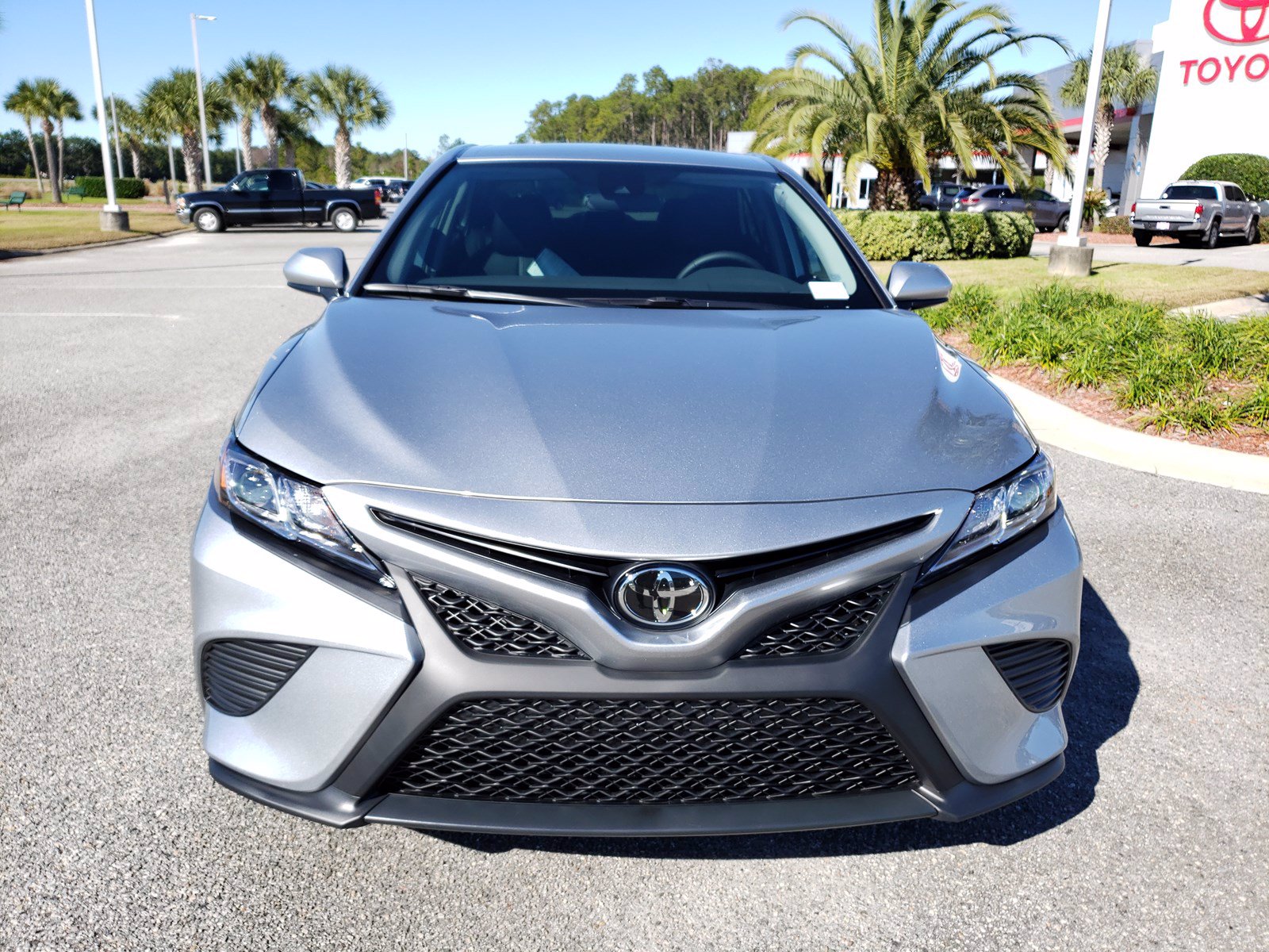 New 2020 Toyota Camry SE FWD 4dr Car