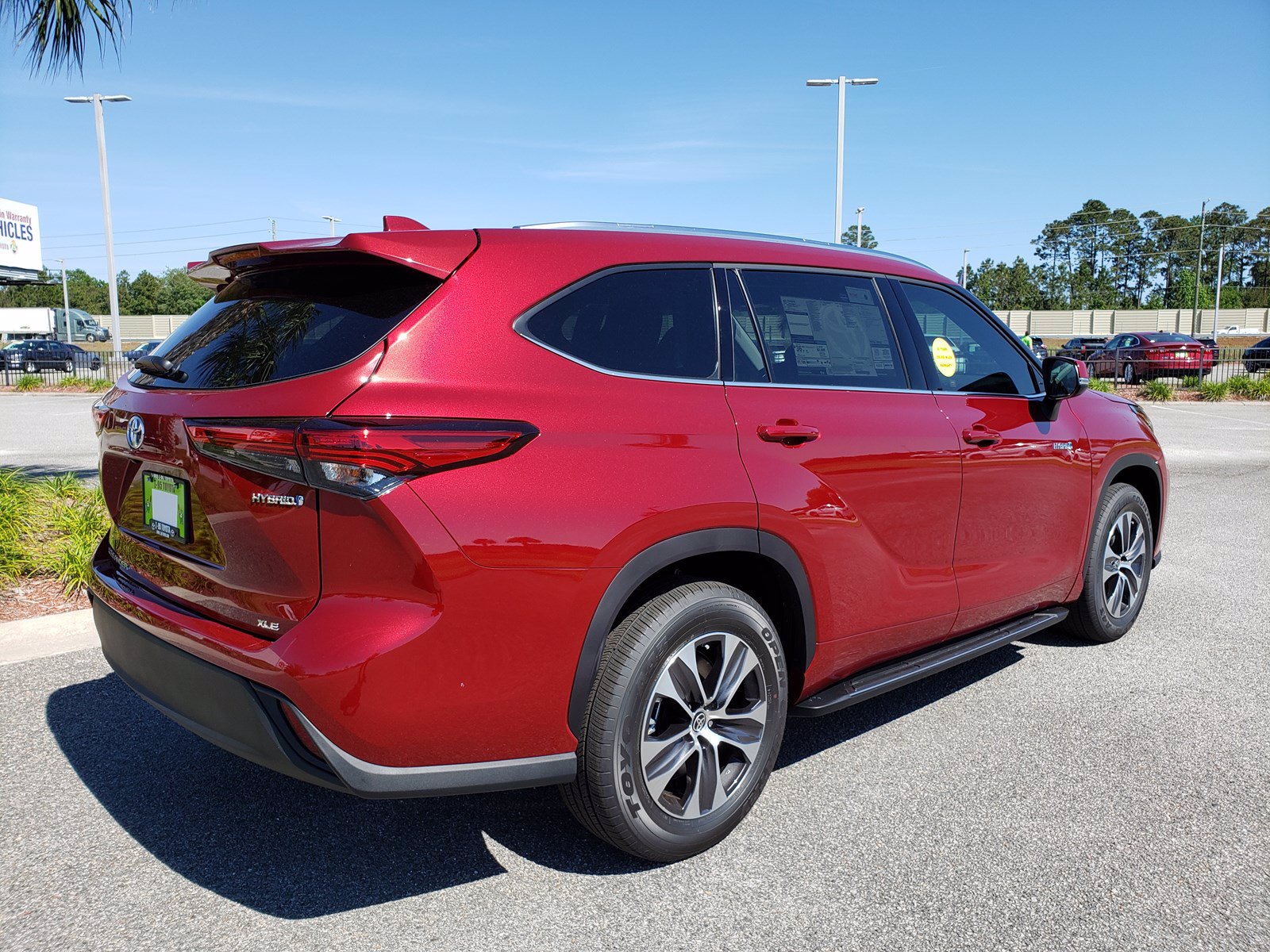 New 2020 Toyota Highlander Hybrid XLE FWD Sport Utility