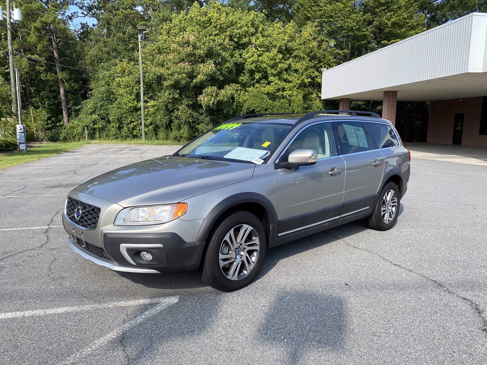 Pre-Owned 2015 Volvo XC70 T5 Drive-E Premier FWD Station Wagon
